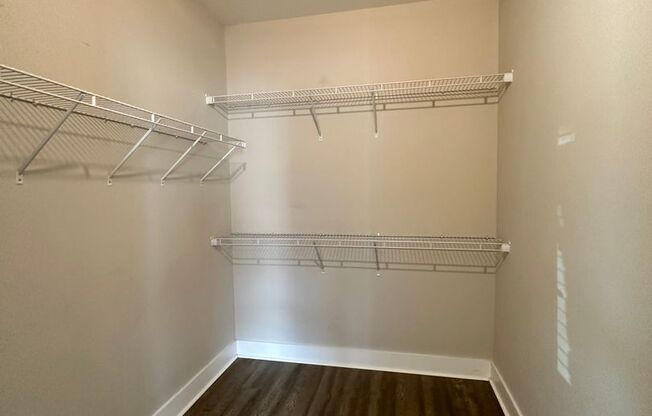 1 bed, 1 bath, 954 sqft, $1,290, Unit U101