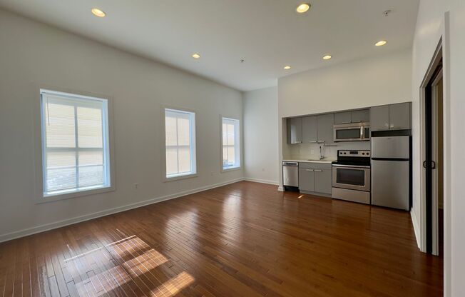 1 bed, 1 bath, 420 sqft, $1,299, Unit 30