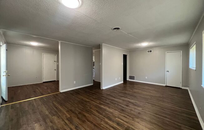 2 beds, 1 bath, $750