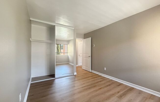 2 beds, 1 bath, 880 sqft, $2,538, Unit 007