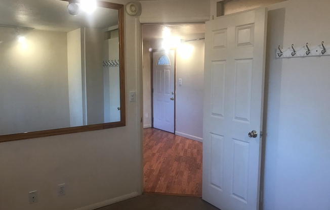 2 beds, 1 bath, 650 sqft, $1,895, Unit 680-217
