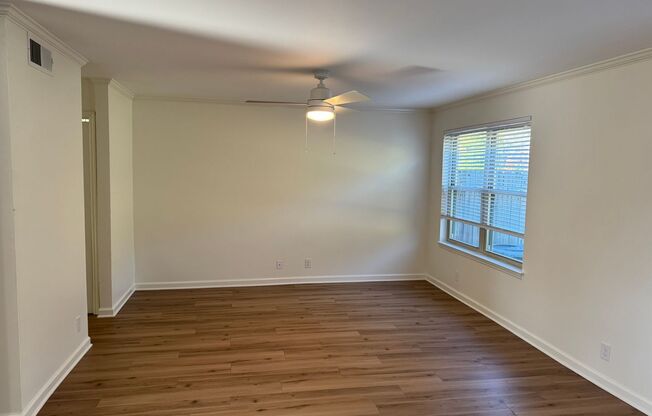 3 beds, 2.5 baths, $2,195, Unit 160