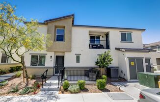 Modern Comfort in Las Vegas: 3-Bedroom Gem with Pool Access