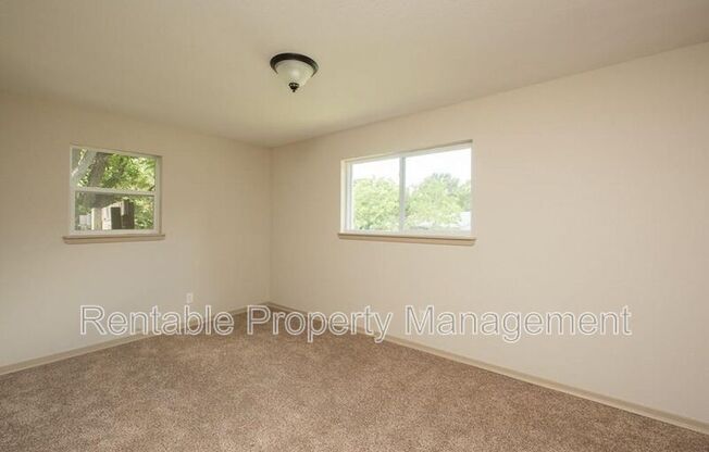 5209 RECTOR AVE