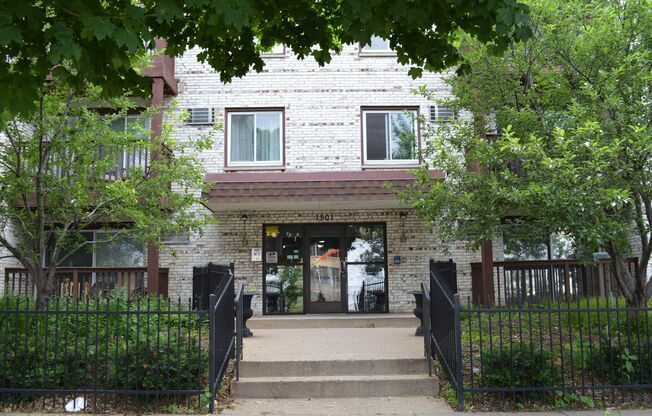 1 bed, 1 bath, 550 sqft, $1,195, Unit 404