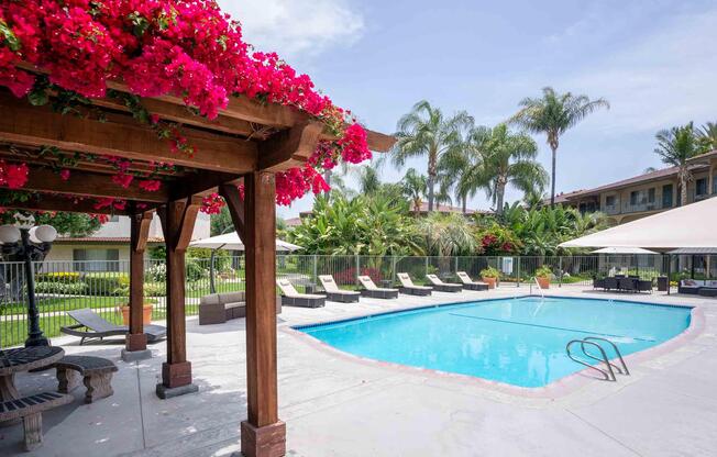 a pool outside of a building