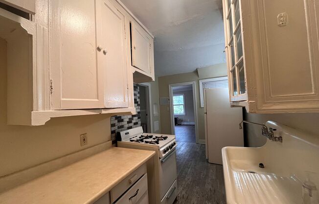 1 bed, 1 bath, $800