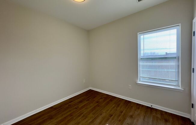 3 beds, 2 baths, 925 sqft, $1,600, Unit 5906 Arizona Ave- Apt B