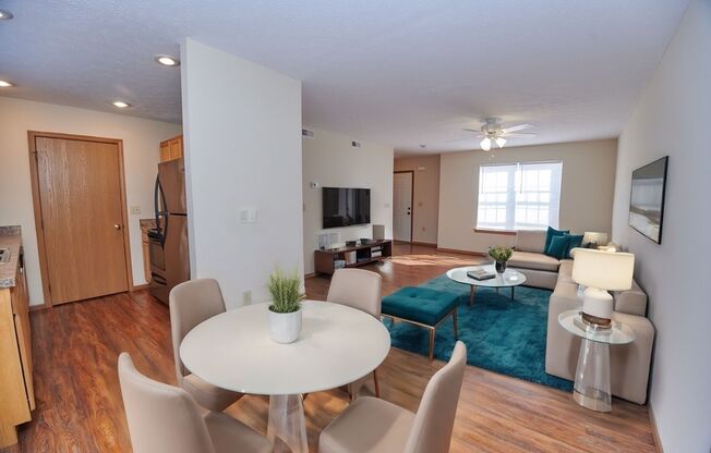 The Ridge Apartments & Townhomes