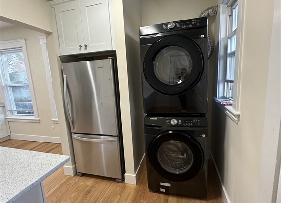 3 beds, 1 bath, 1,300 sqft, $3,495, Unit 3