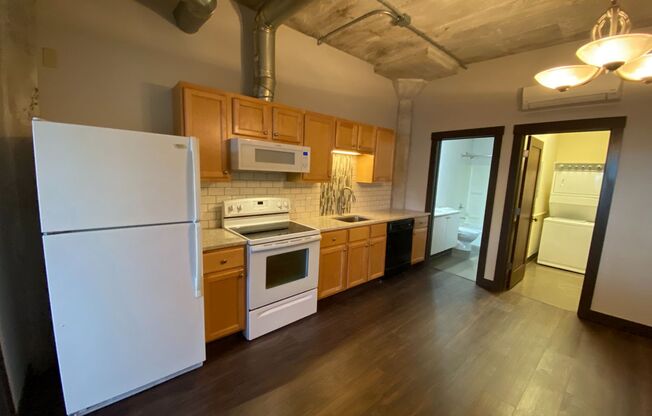 947-959 Wealthy SE