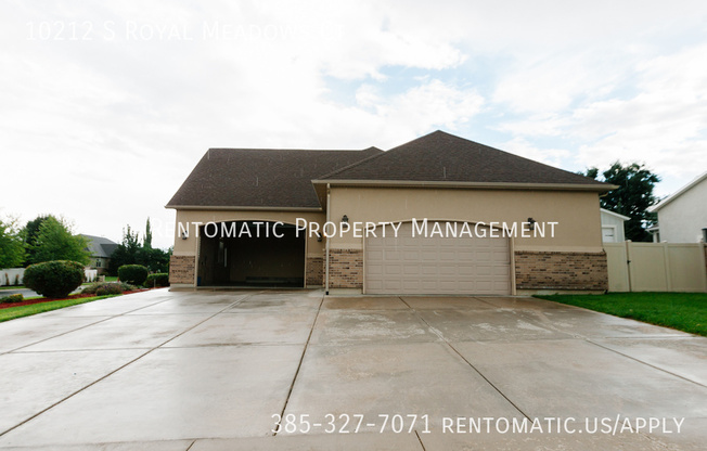 10212 S ROYAL MDWS CT