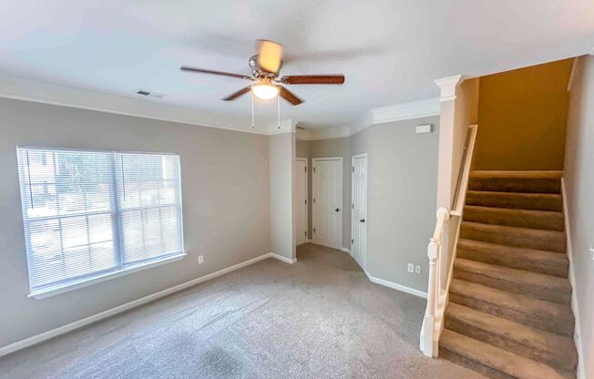 Fantastic 3 BR/2.5 BA Townhome in Marietta!