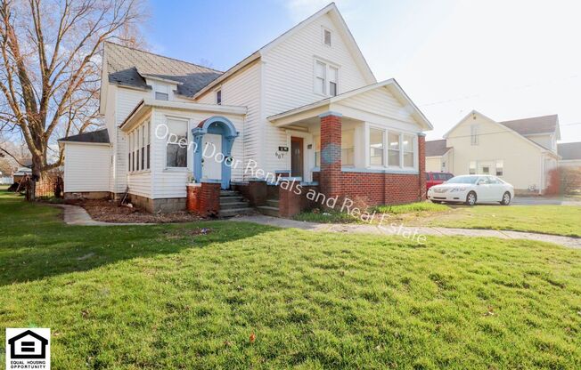 607 W Monroe Street