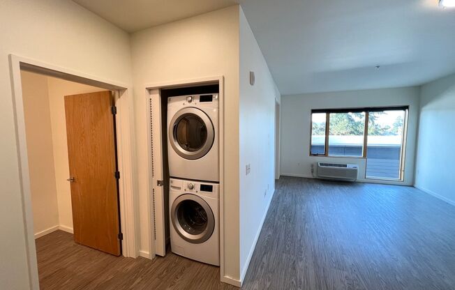 1 bed, 1 bath, 690 sqft, $1,564, Unit 403