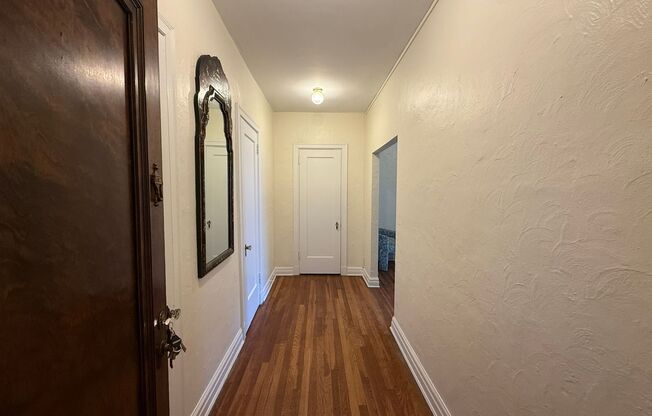 2 beds, 2 baths, 1,303 sqft, $3,000, Unit New King Edward  402