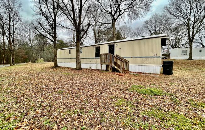 Adorable 2 bedroom 1 bath Mobile Home located it Dallas