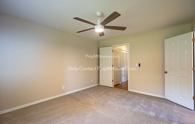 2 beds, 2.5 baths, $2,350, Unit 17920 Oatfield Road