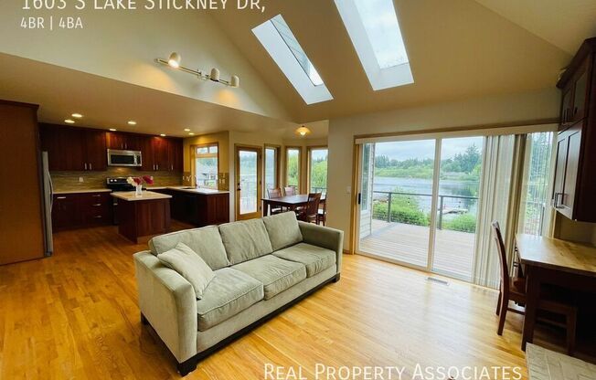 1603 S LK STICKNEY DR