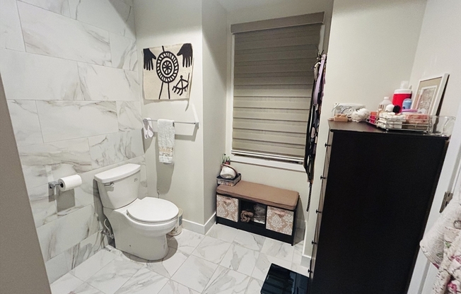 2 beds, 2.5 baths, 989 sqft, $3,400, Unit 6