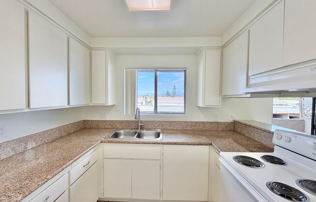 2 beds, 1 bath, 900 sqft, $2,375, Unit 56