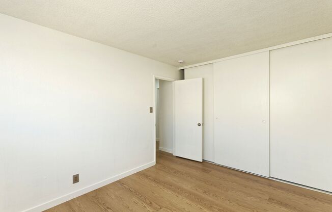 2 beds, 1 bath, 800 sqft, $2,450, Unit 10