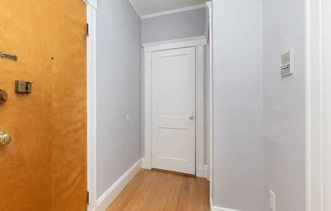 1 bed, 1 bath, 366 sqft, $2,250, Unit 33.