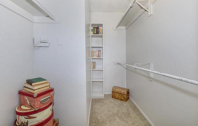1 bed, 1 bath, 715 sqft, $745