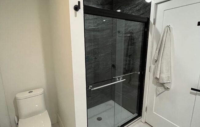 3 beds, 2 baths, 1,600 sqft, $2,495, Unit 519