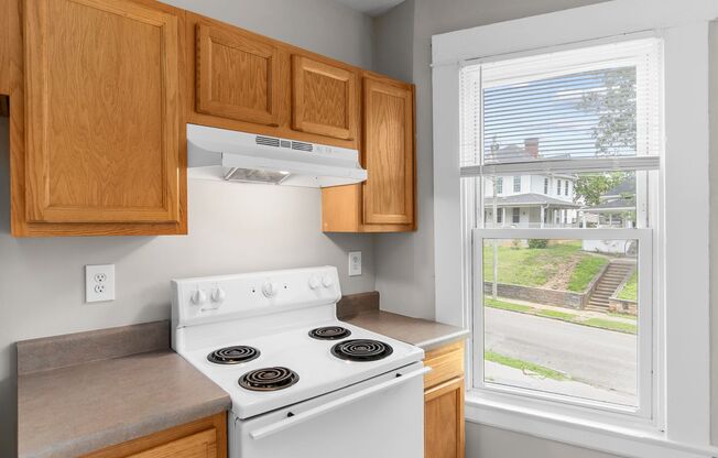 2 beds, 2 baths, 892 sqft, $1,350, Unit 1