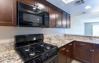 2 beds, 2 baths, $2,135, Unit 102