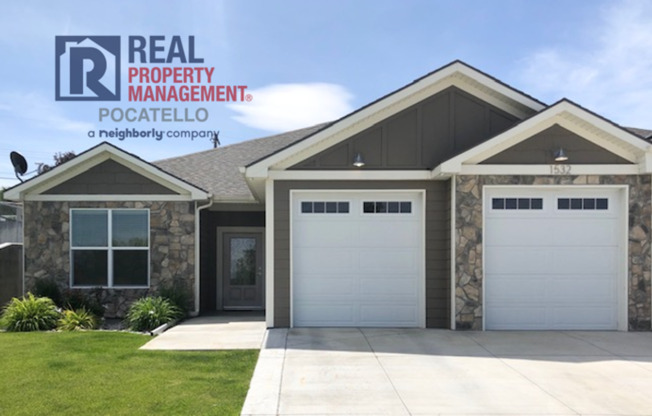 3 bedroom 2 bath twin home is a must see! - Small dog Friendly