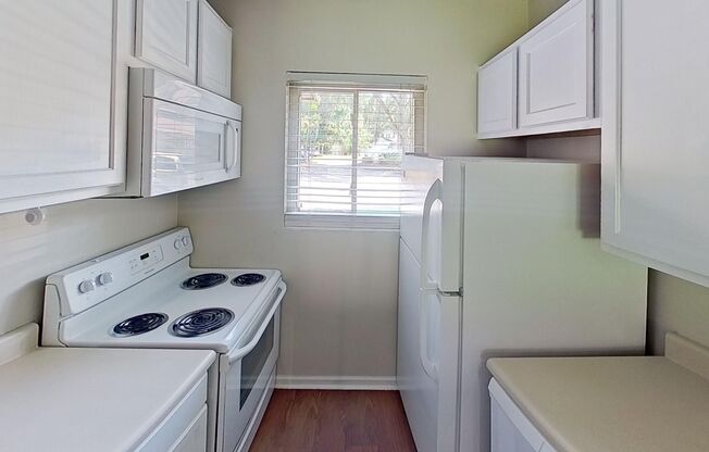 2 bedroom / 1.5 bath Townhome ~ Hannahan, SC