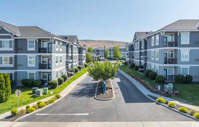 Regency Park Apartments in Richland, Washington Exterior and Property Entrance