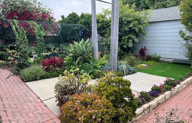 Westchester Home Perfect for Plant/Garden Lovers