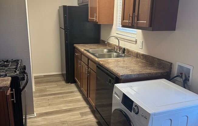 1 bed, 1 bath, 665 sqft, $829, Unit 1008CL-4*