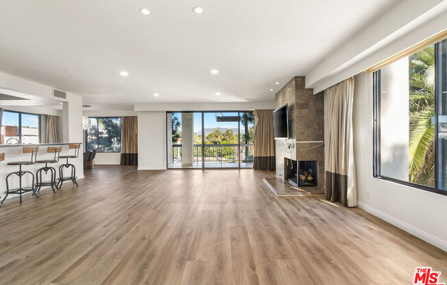 4460 Wilshire Blvd Apt 403