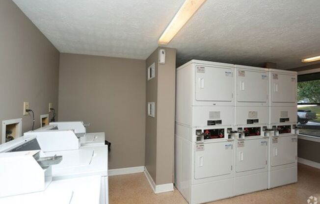 Studio, 1 bath, 300 sqft, $1,089, Unit 1402