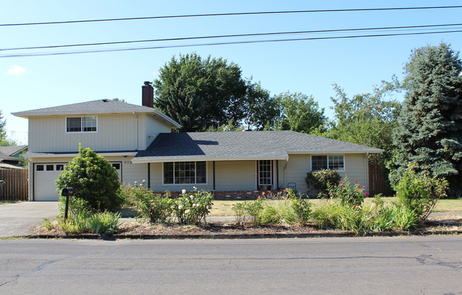 Spacious 4 Bed 2 bath Home! 500.00 of first full months rent with 12 month lease.