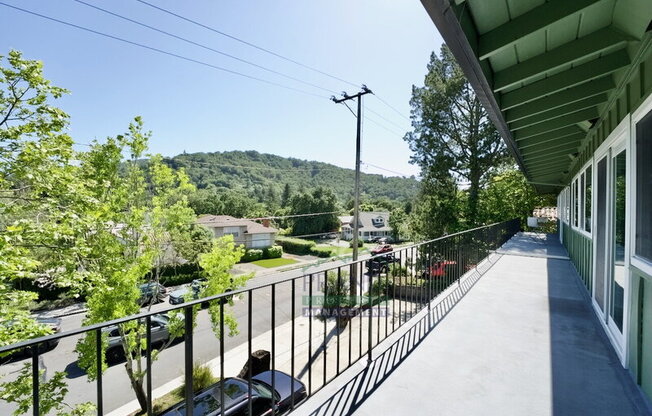 1562 SIR FRANCIS DRAKE BLVD