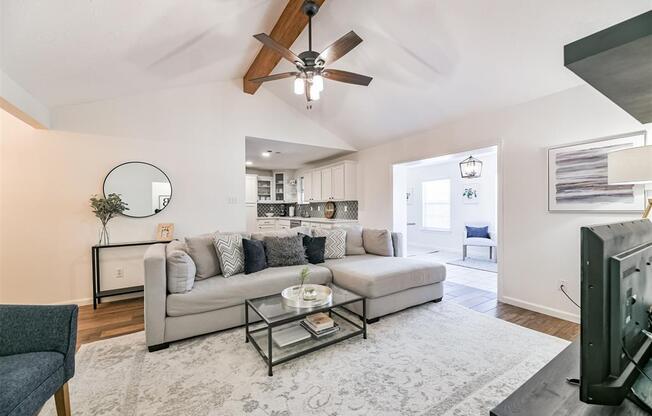 802 MARY ANN DR