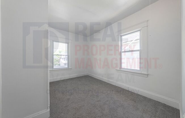 3353 E 132nd St,