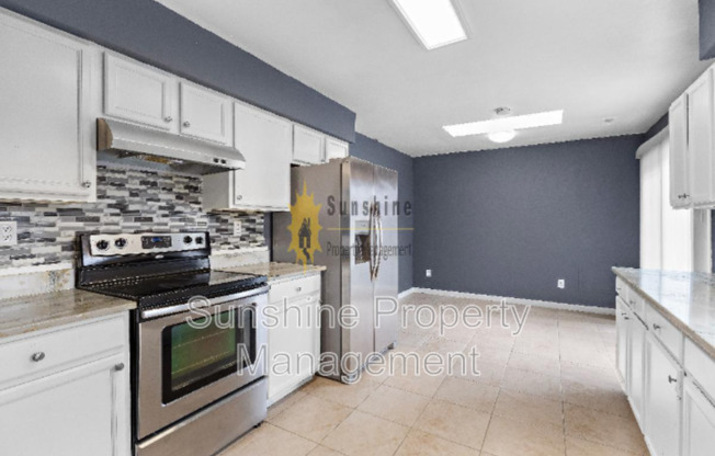 3017 CAMELOT BLVD