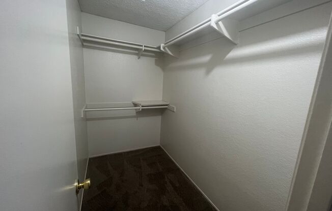 1 bed, 1 bath, 660 sqft, $1,800, Unit 34