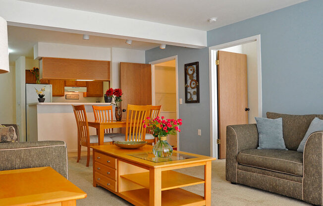 Living Area at The Harbours Apartments, Michigan, 48038