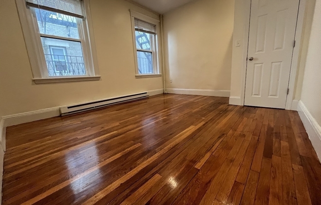 2 beds, 1 bath, 1,000 sqft, $3,695, Unit 11