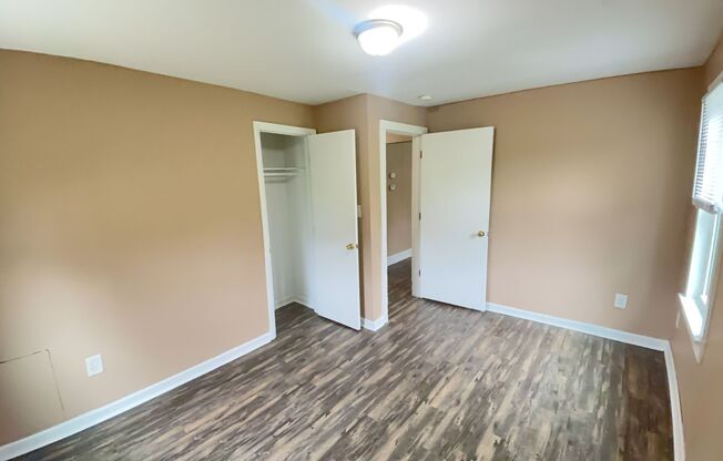 2 beds, 1 bath, $995