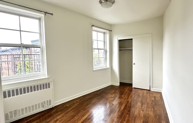 1 bed, 1 bath, $4,300, Unit 4C