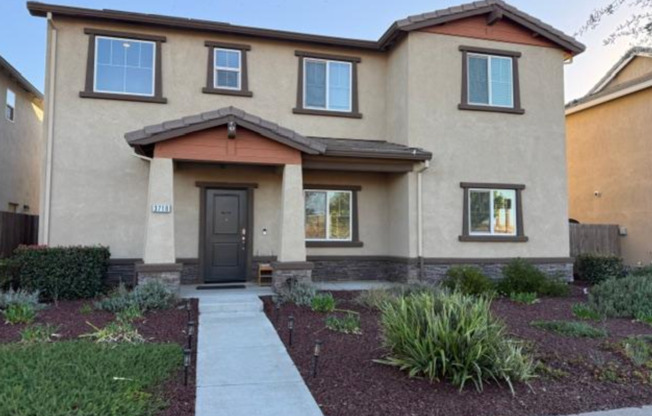 Adorable (Westlake) 4/2.5 Home Waiting For You!  See ad for viewings!