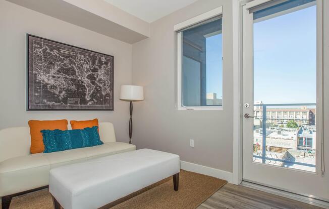 Home - Amo Apartments - San Diego, CA